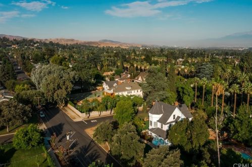 854 Cedar Ave, Redlands, CA 92373-6795