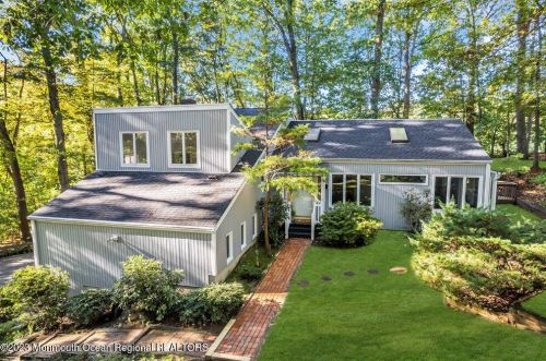10 Lefferts Ct, Middletown NJ  07748-3031 exterior