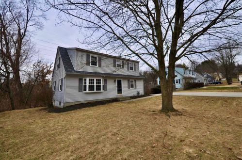 14 Timberline Dr, Nashua, NH 03062-2560