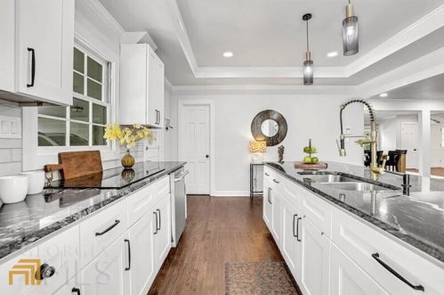 4175 Harrogate Dr, Atlanta GA  30327-3624 exterior
