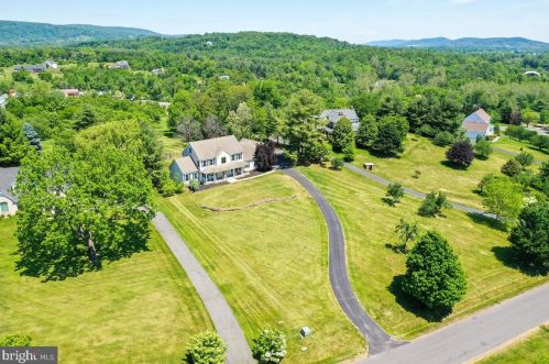 35250 Prestwick Ct, Round Hill, VA 20141-2504