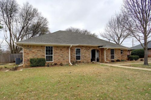 429 Cannon Ln, Lewisville, TX 75077-7103