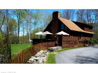 112 Roberts Ave, Winsted, CT 06098-2073