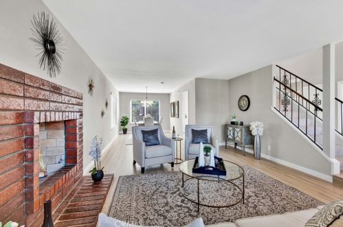 9528 Pearl Ave, Santa Ana, CA 92708-2817