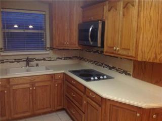 2100 Brentwood Dr, Carrollton TX  75006-1832 exterior