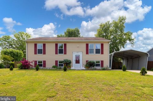 6904 Ridge Way Dr, Fredericksburg, VA 22407-6276