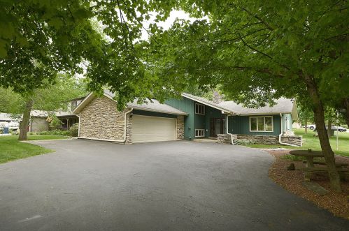 721 Indiana Ct, Frankfort, IL 60423-1024