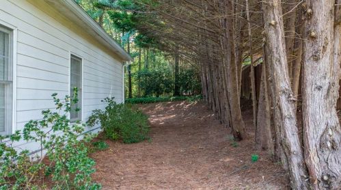 602 Brookside Pass, Holly Springs GA  30188-6053 exterior