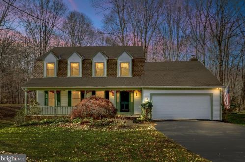 11230 Caisson Ct, Woodbridge, VA 22192-5744