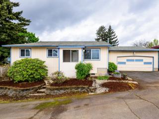 8932 Rural St, Portland OR  97266-5555 exterior