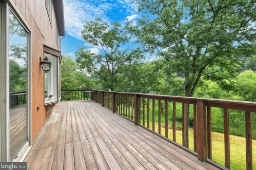 363 Allegheny Dr, York, PA 17402-5002