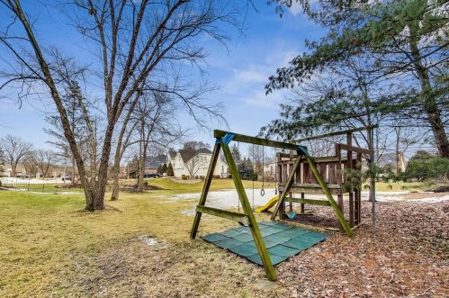 347 Willowood Ln, Willowbrook IL  60527-3900 exterior