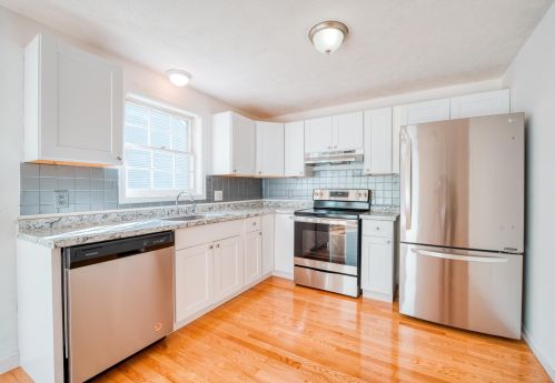 138 Winterwood Dr, Londonderry, NH 03053-3363