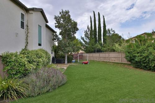845 Aspen Glen Rd, Chula Vista CA  91914-2520 exterior