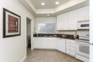 81 Highland Vw, Irvine CA  92603-3704 exterior