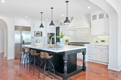 25 Blue Smt, Irvine CA  92603-0168 exterior