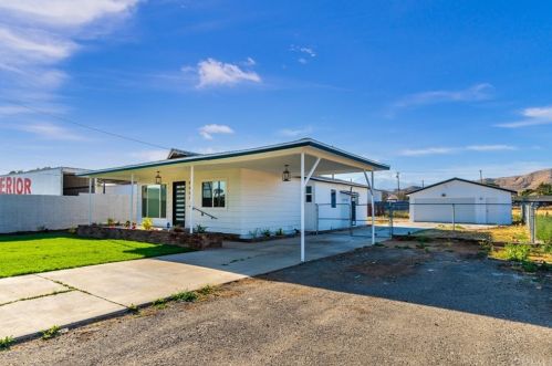 9357 Bellegrave Ave, Riverside CA  92509-2738 exterior