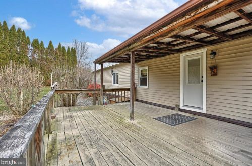 606 Spg Gdn St, Carlisle PA  17013-2526 exterior