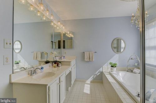 2407 Starcrest Dr, Silver Spring MD 20904-5459 exterior