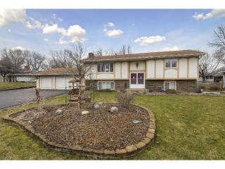 9509 Dakota Rd, Minneapolis MN  55438-1710 exterior