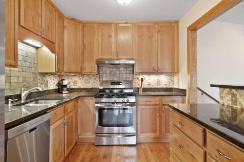 933 Heritage Ct, Saint Paul MN  55127-3661 exterior