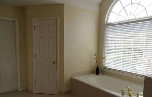 1046 Queensgate Dr, Smyrna GA  30082-6407 exterior