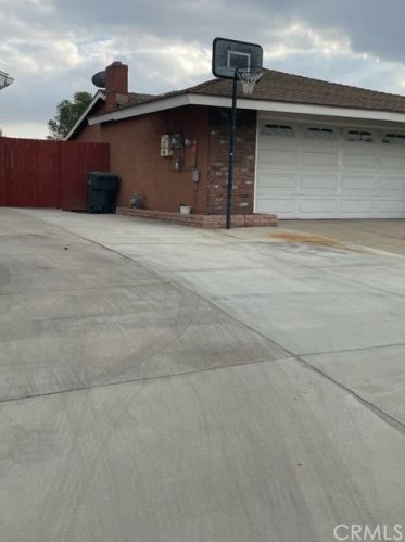 9298 Jersey Dr, Riverside, CA 92503-2645