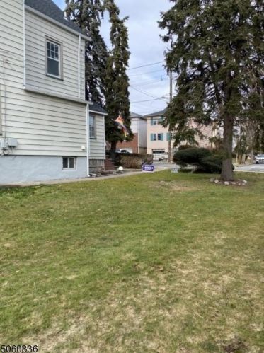 495 Boyden Ave, Maplewood NJ  07040-3030 exterior