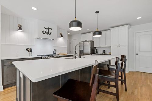 1061 Pinehurst Dr, Smyrna GA  30080-4356 exterior