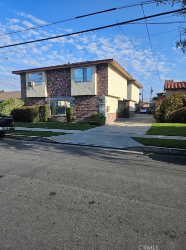 9529 Olive St, Bellflower, CA 90706-4562