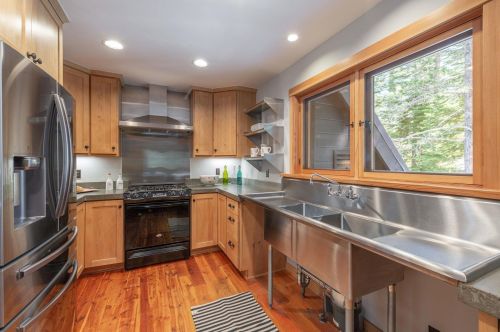 11682 Chalet Rd, Truckee CA  96161-6717 exterior