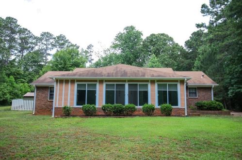 80 Cook Ln, Stockbridge, GA 30281-5150