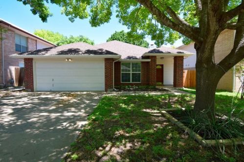1112 Faircrest Dr, Austin TX  78753-2020 exterior