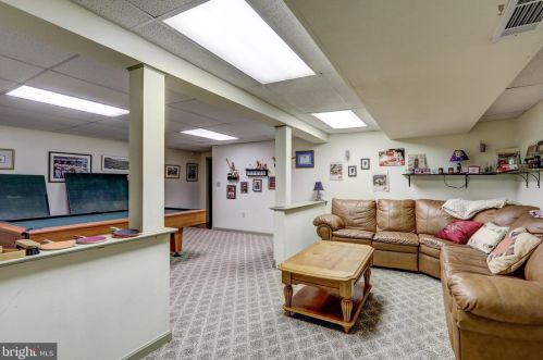 2045 Rockvale Rd, Lancaster PA  17602-1405 exterior