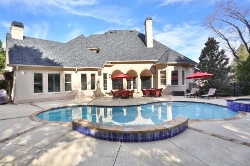 10070 Normandy Ln, Suwanee, GA 30024-5389