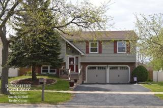 675 Rockhurst Rd, Lemont, IL 60440-2542