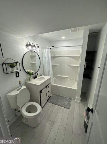 6940 Cainwood Dr, Atlanta GA  30349-4714 exterior