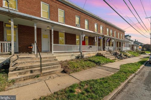 451 Penn St, Carlisle PA  17013-2235 exterior