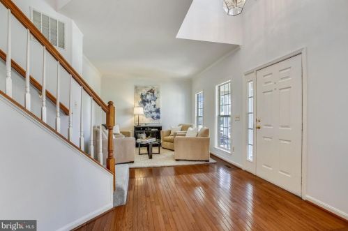 12719 Hitchcock Ct, Herndon, VA 20191-5844
