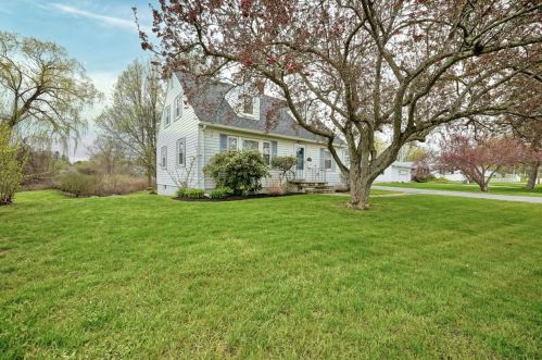 35 Rockingham Ave, Portsmouth, NH 03801-3128