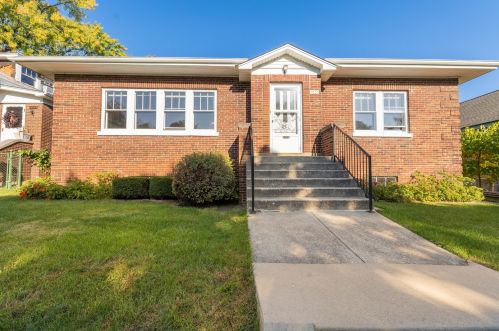 7029 26th Pkwy, Forest View, IL 60402-2554