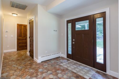 3 Mountain Ter, Kinnelon, NJ 07405-2188