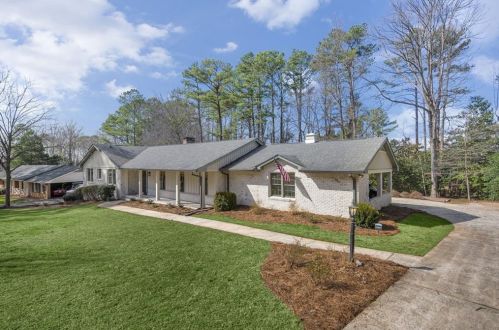 585 Dogwood Cir, Norcross, GA 30071-2117