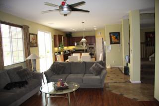 15236 Fox Ridge Dr, Fontana CA  92336-0230 exterior