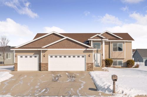 1809 6th St, Sartell, MN 56377-1855