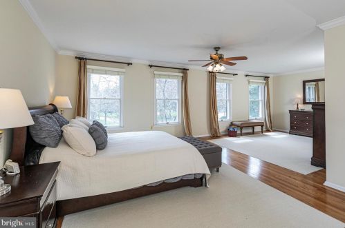 1 Tomlyn Dr, Princeton NJ  08540-4316 exterior