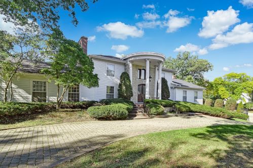 6116 County Line Rd, Willowbrook IL  60527-5719 exterior