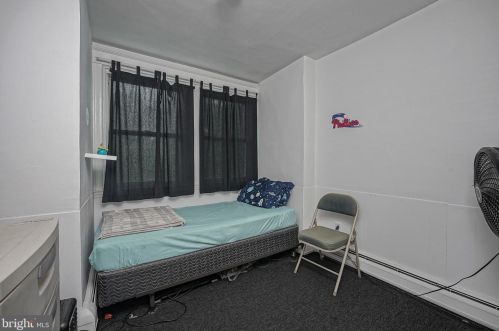 5724 Jackson St, Philadelphia PA  19148-2930 exterior