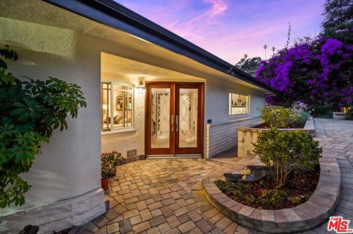 910 Hillcroft Rd, Glendale, CA 91207-1540