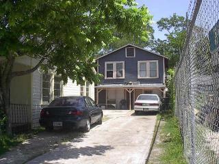 1415 14th St, Houston TX  77008-3719 exterior